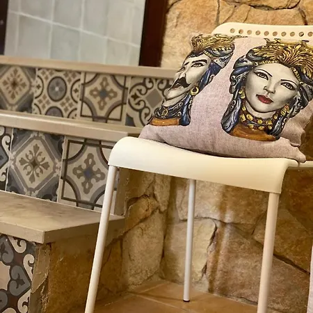 Nyaraló Egle's Szirakúza